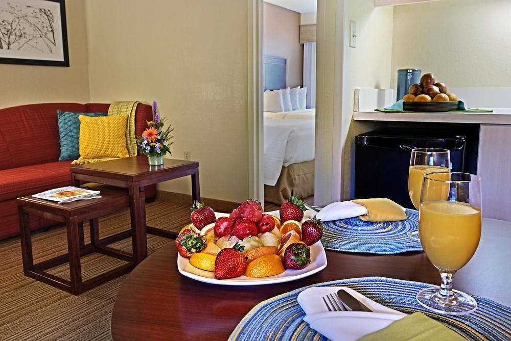 Courtyard By Marriott Orlando Lake Buena Vista At Vista Centre Dış mekan fotoğraf
