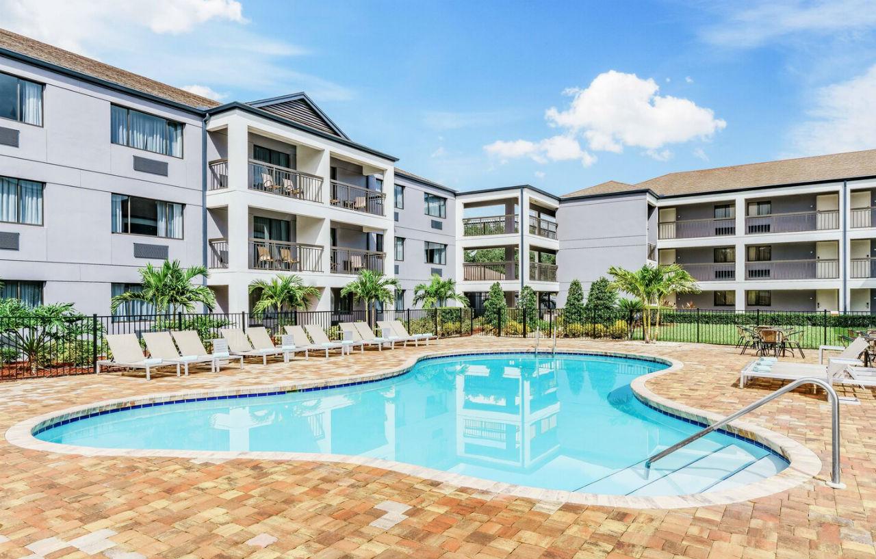 Courtyard By Marriott Orlando Lake Buena Vista At Vista Centre Dış mekan fotoğraf