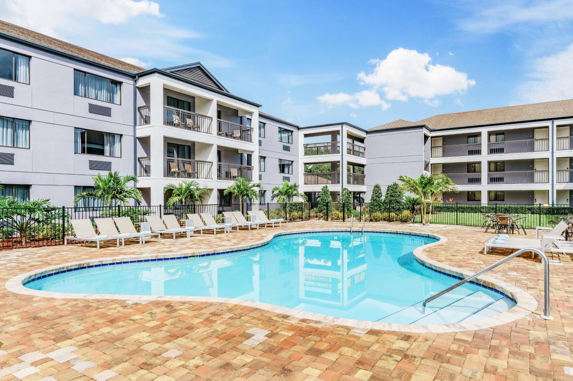 Courtyard By Marriott Orlando Lake Buena Vista At Vista Centre Dış mekan fotoğraf